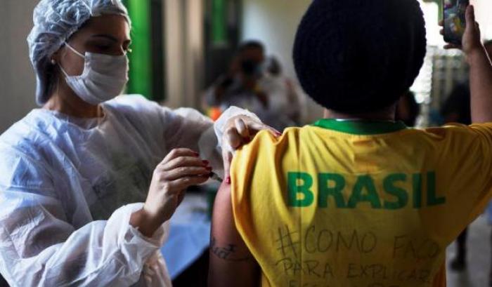 Solo il 20% dei brasiliani è stato vaccinato con la doppia dose