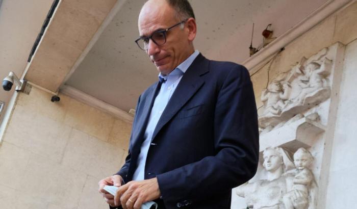 Letta contro i no-vax in tv: "Non possiamo permetterci che si faccia audience con questi personaggi".