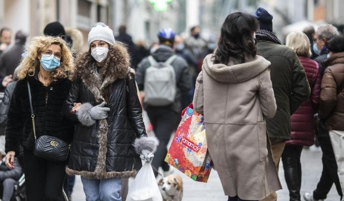 Speranza: "Mascherine, distanziamento e terza dose. Ecco la ricetta per un Natale 'libero'""