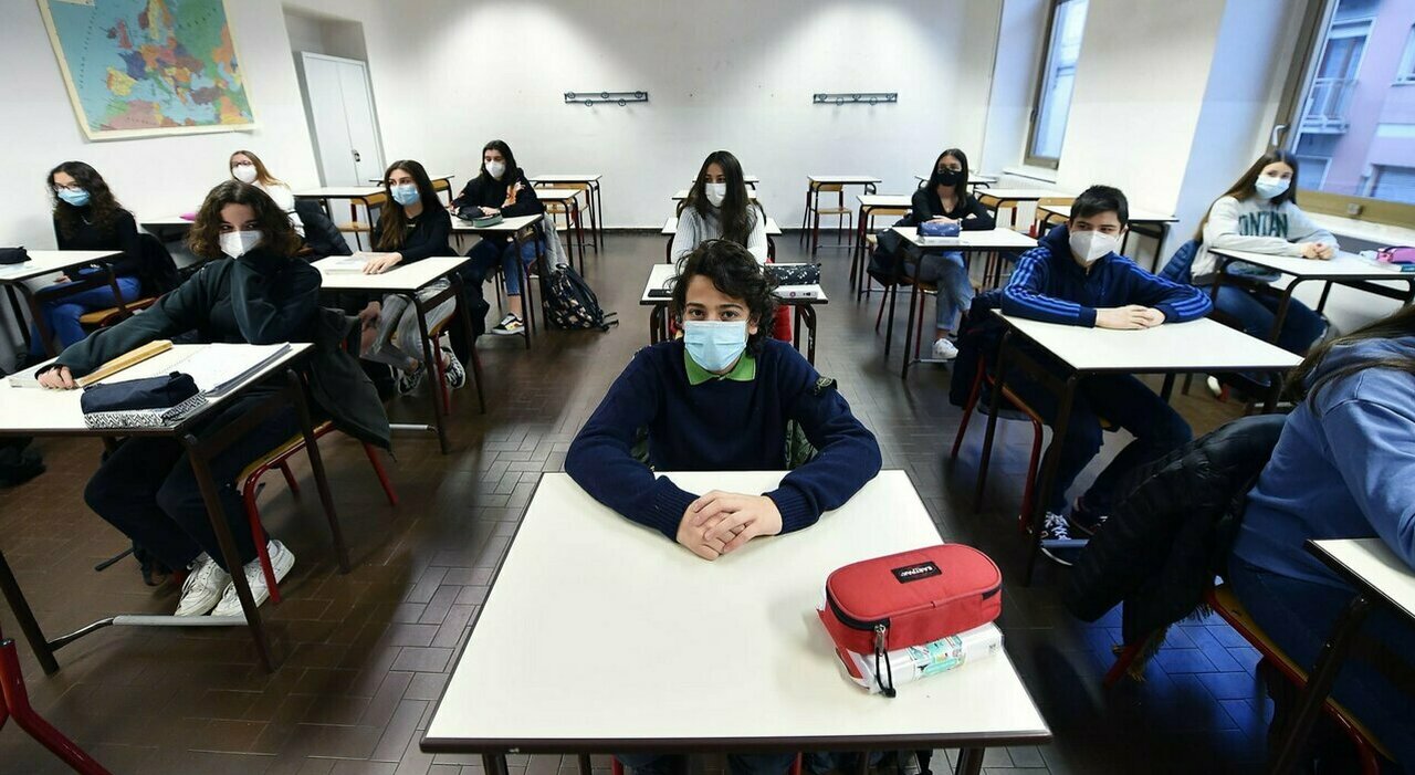 Guai in vista per la scuola: bisogna rimpiazzare 40 mila prof no-vax che non potranno più insegnare