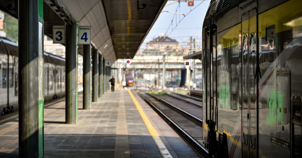 Il terribile racconto della ragazza violentata sul treno: "Sono sbucati all'improvviso e mi hanno bloccata"