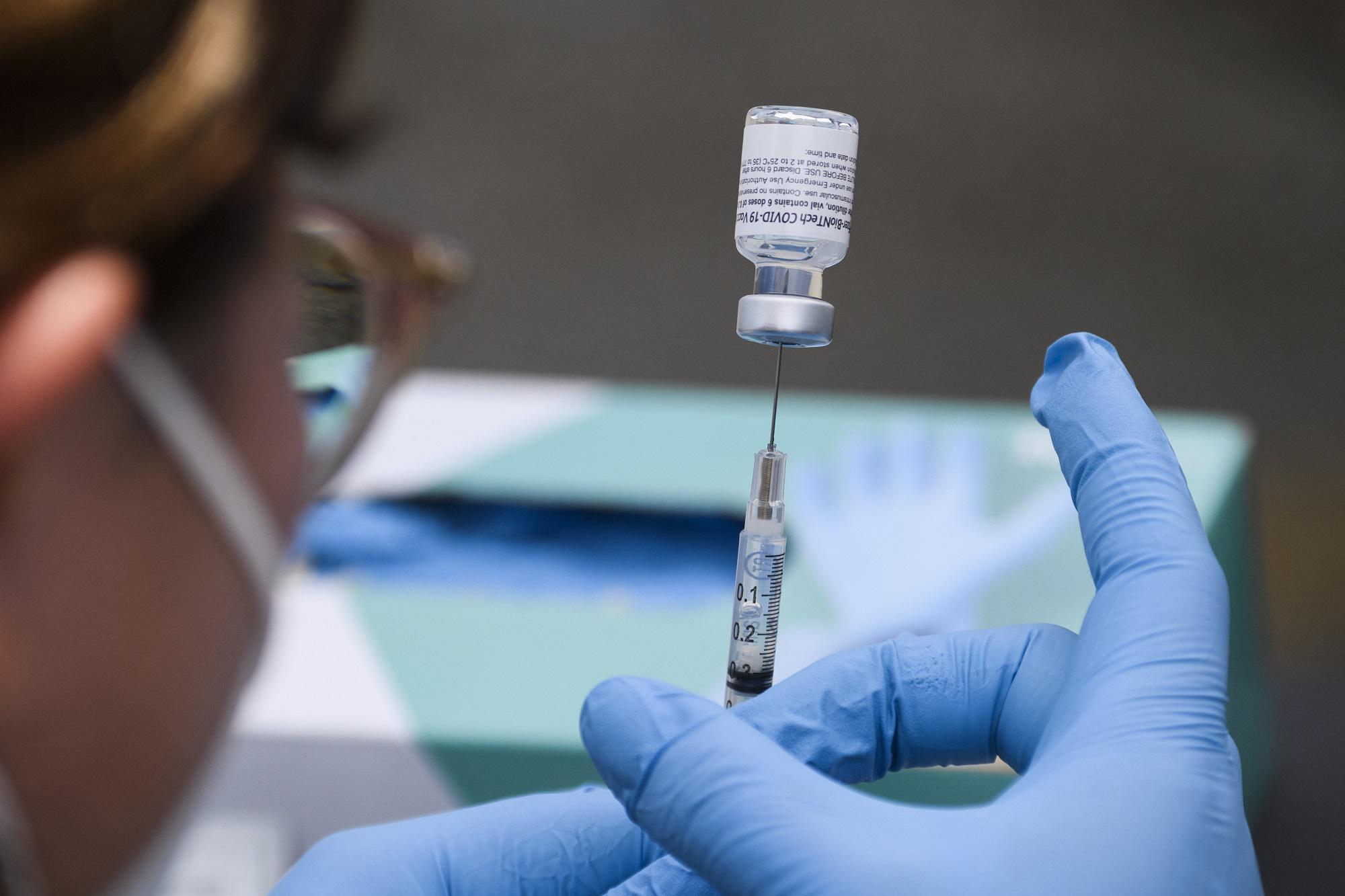 Obbligo vaccinale per gli over 40 o lavoratori: il parere degli esperti