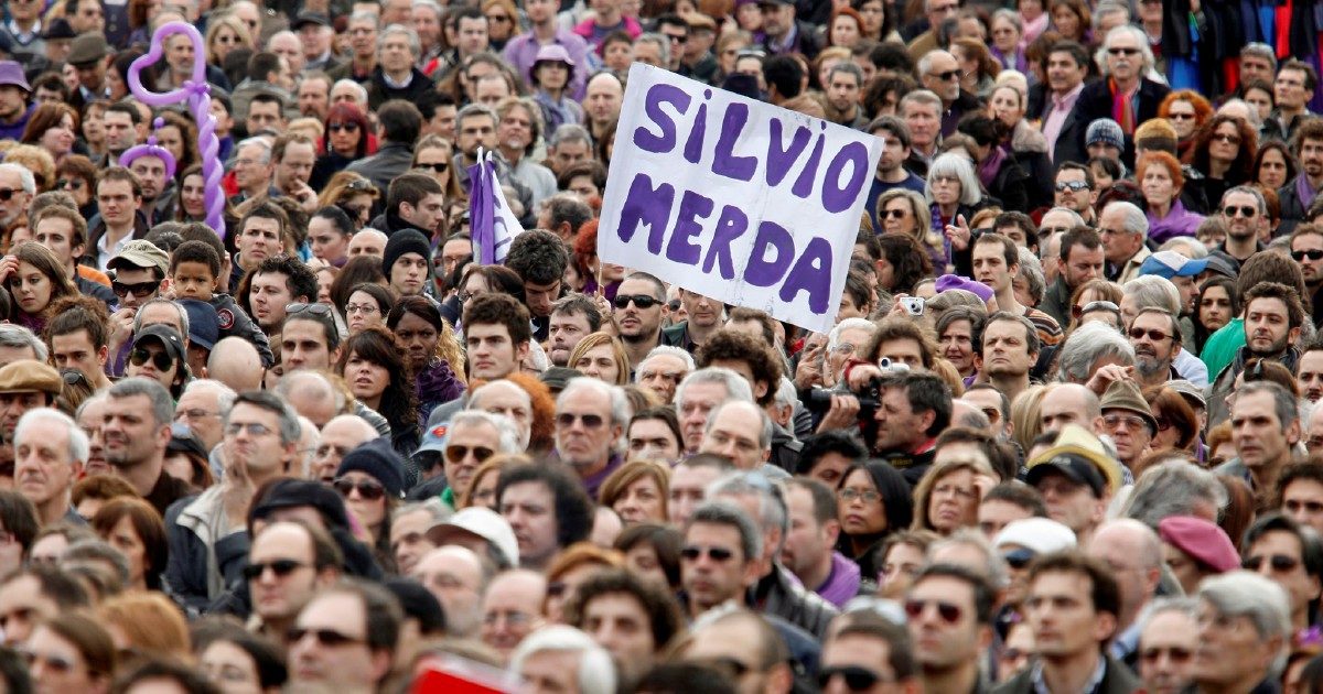 Il Popolo Viola in piazza contro Berlusconi Presidente della Repubblica: 