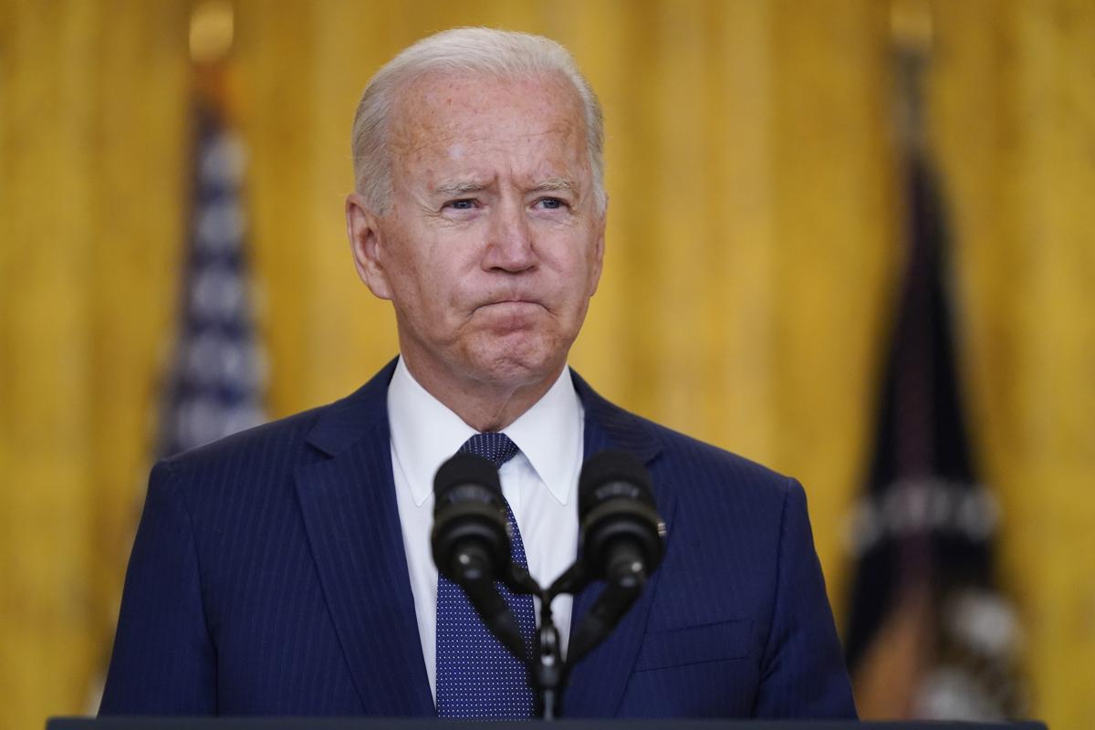 Covid, Biden tuona contro l'Arizona: il governatore repubblicano non vuole le mascherine a scuola