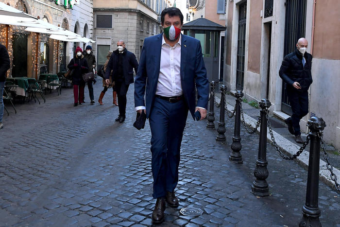 Quirinale, la Lega smentisce: "Nessuna trattativa tra Salvini e Draghi sul governo"