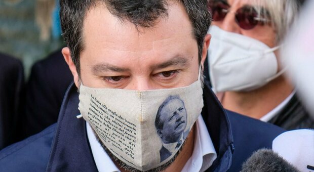 Di Battista: "Salvini cita Borsellino ma tace su Dell'Utri e propone Berlusconi al Quirinale"
