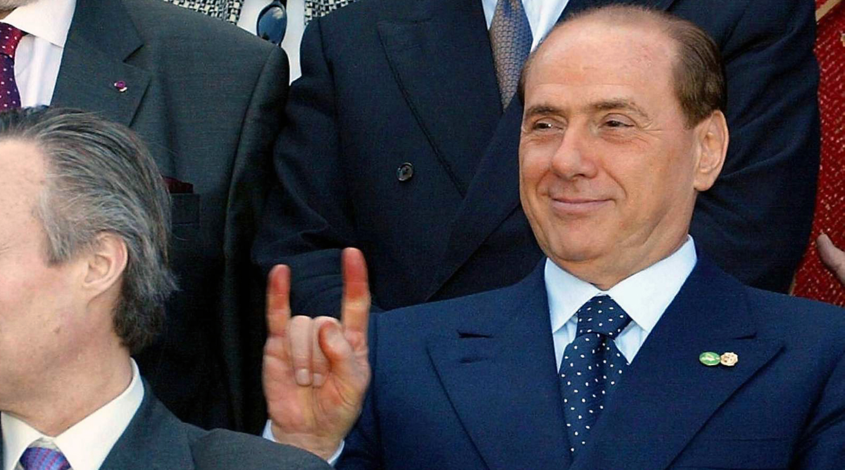 Quirinale, Berlusconi spera ancora nel mercato delle vacche: "Se il centro-destra mi sostiene i voti usciranno"