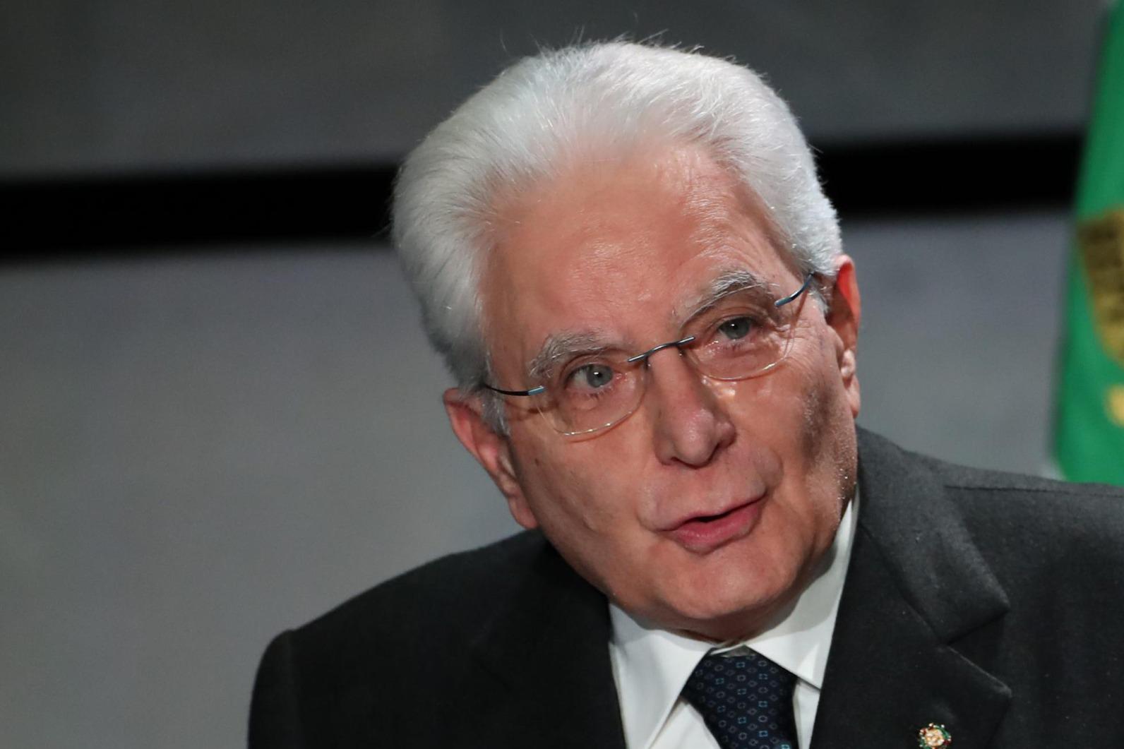 Ricordiamo ai più giovani chi è Mattarella: il ritratto del costituzionalista democristiano che resta al Quirinale