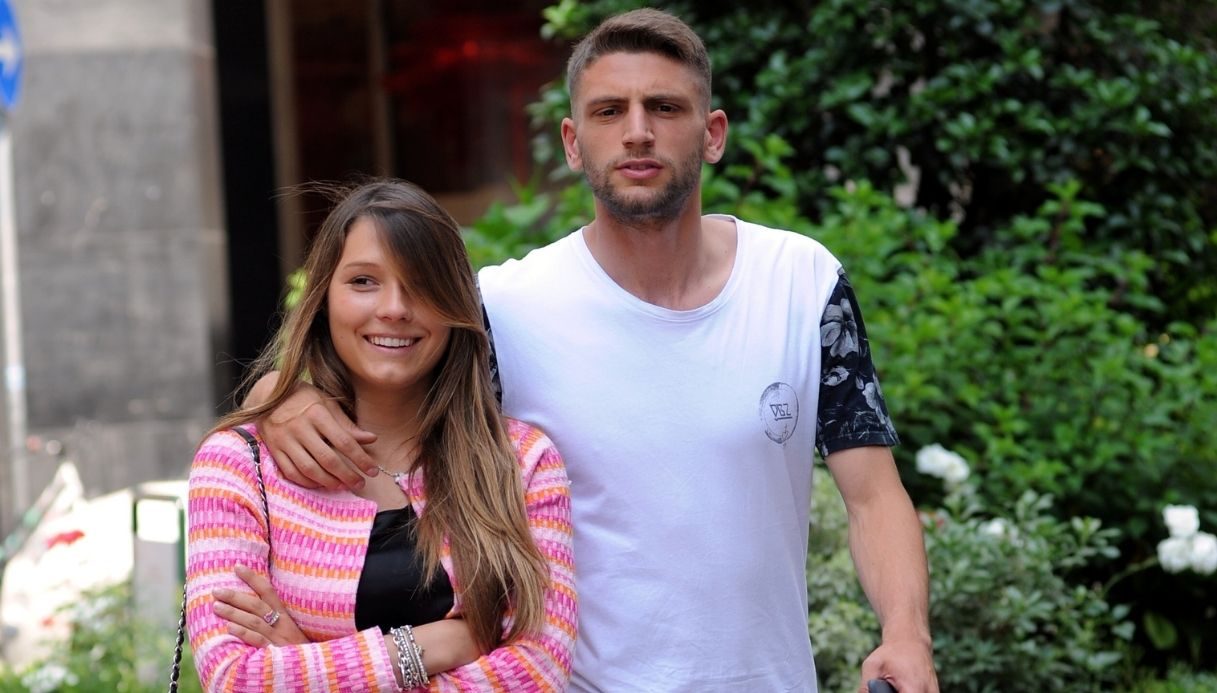 Berardi, chi è Francesca Fantuzzi, la fidanzata del giocatore che lo ha difeso dagli haters