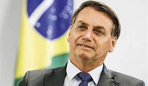 Il pagliaccio Bolsonaro offende Zelensky: "Gli ucraini hanno affidato la loro Nazione ad un comico"