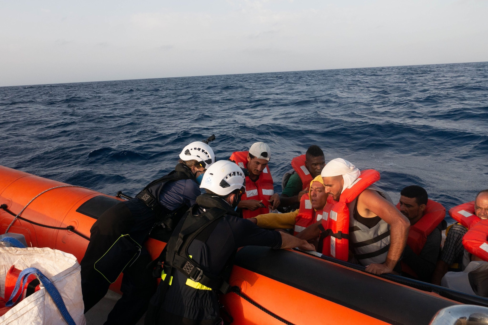 Cauli (Sea Watch): "Le parole del Papa descrivono bene la situazione: Italia e Ue complici dei lager libici"