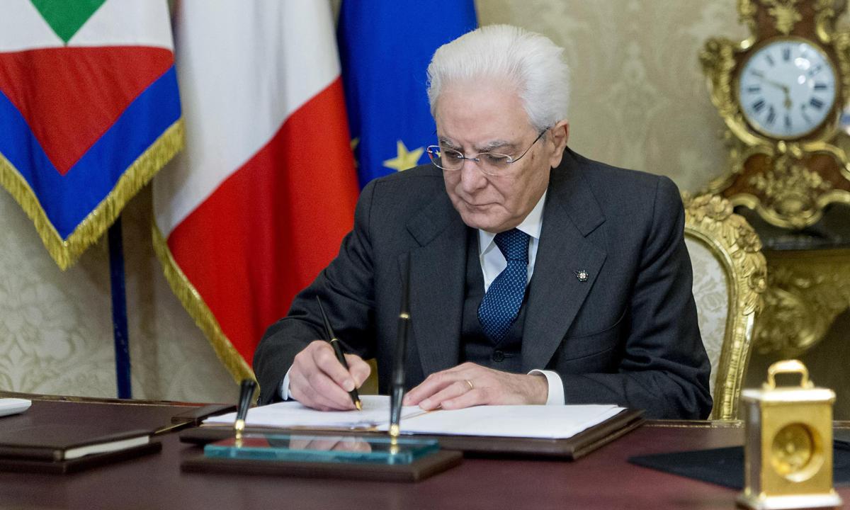 Mattarella, capo delle Forze Armate convoca il Consiglio Supremo di Difesa