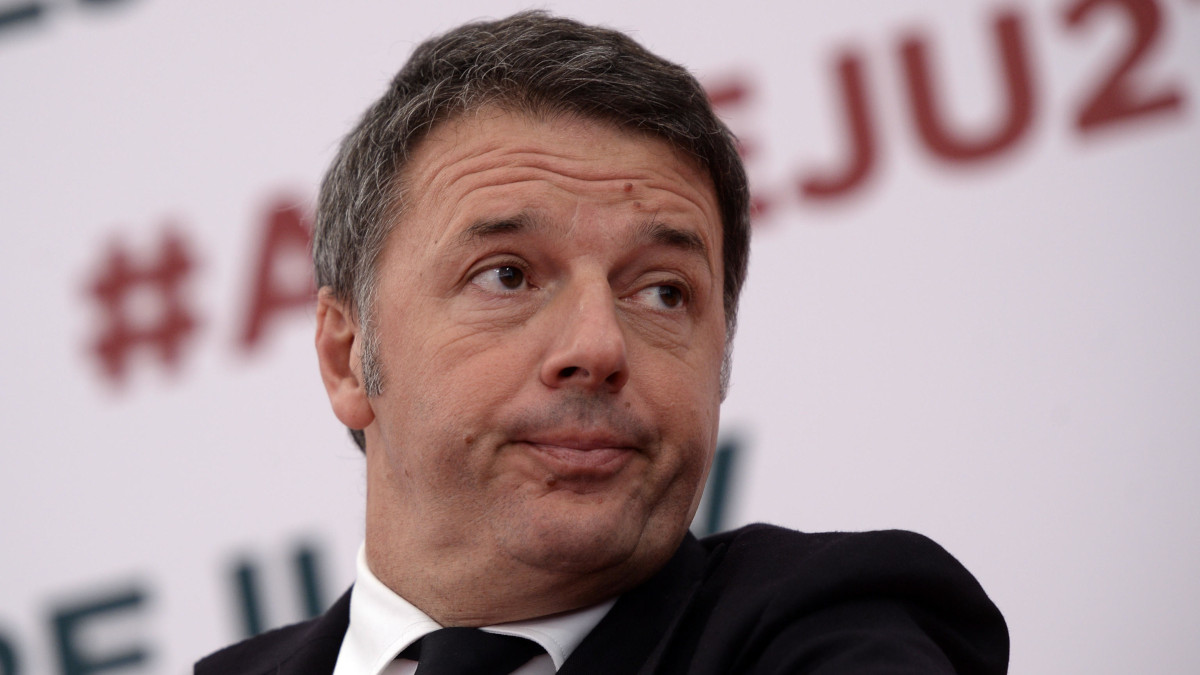 Reddito di cittadinanza: Renzi dal 15 giugno raccoglierà le firme per l'abolizione