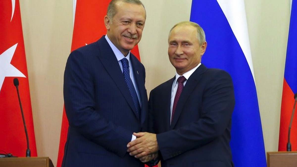 Ucraina, Erdogan incontrerà Putin a Sochi: "Dopo il grano parliamo di energia"