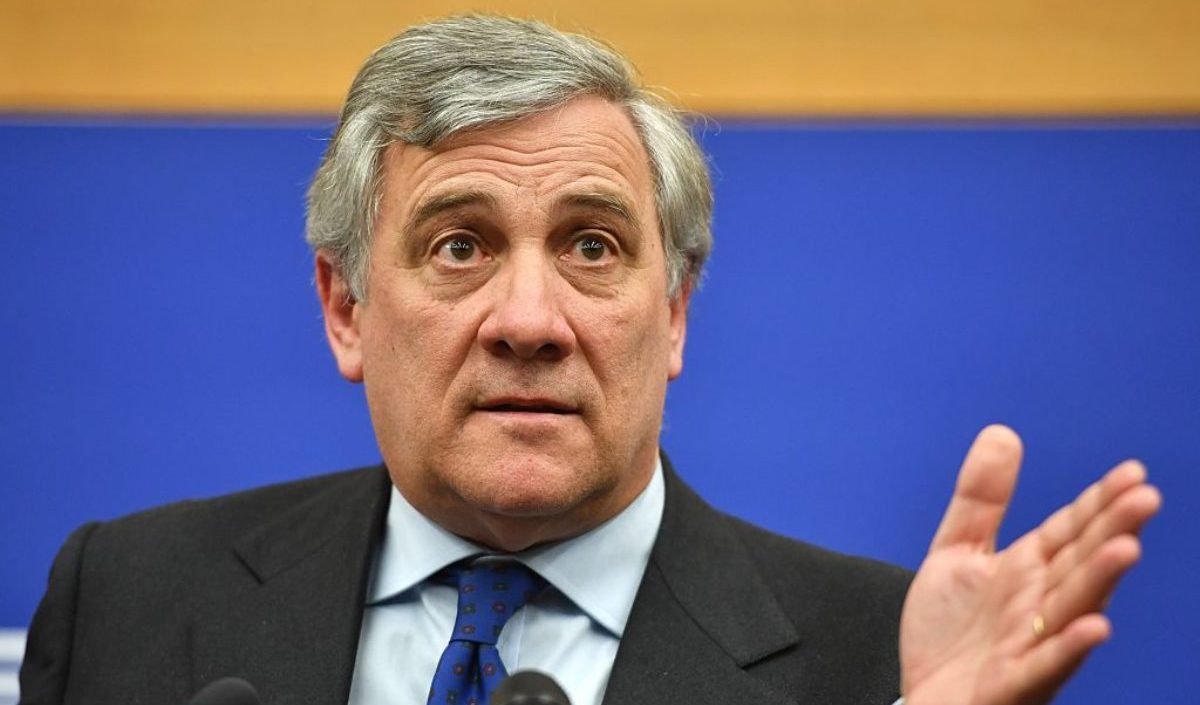 Ucraina, Tajani: "La crisi agroalimentare potrebbe portare a flussi migratori dall'Africa"