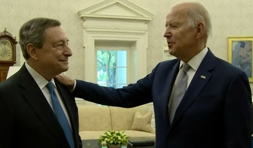 Draghi incontra Biden: "Utilizzare ogni canale per la pace e per negoziati credibili"