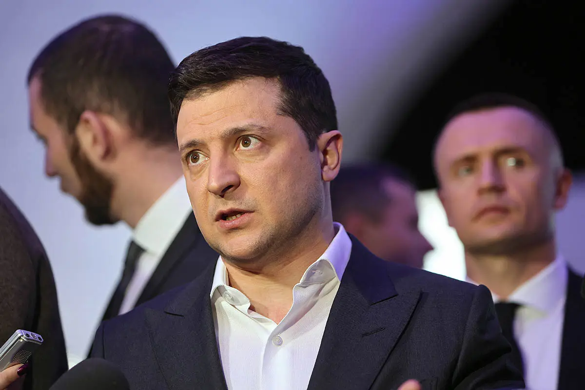 Ucraina, Zelensky risponde a Putin: "Vuole farci annegare nel sangue dei suoi soldati"