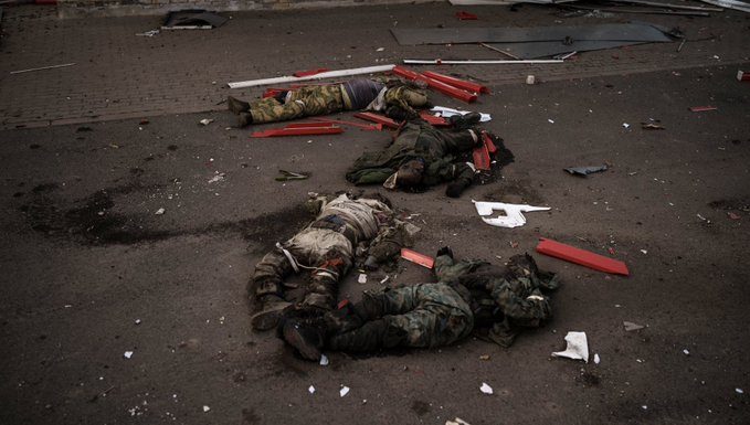 Ucraina, decine di cadaveri di soldati russi in strada a Kharkiv