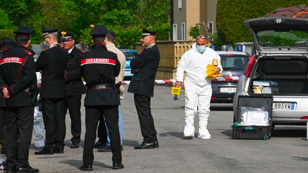 Madre e figlia di 16 anni trovate morte in casa: i carabinieri hanno fermato il marito