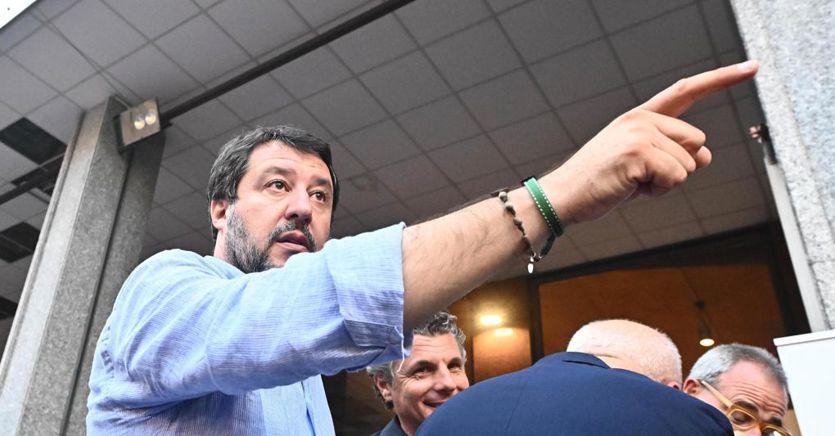 Salvini: "Il viaggio a Mosca pagato dalla Lega".  Ma poteva fare tutto senza l'ambasciata russa e invece...