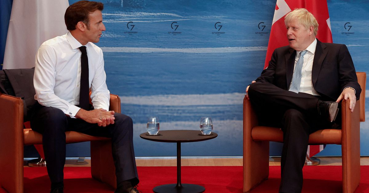 Ucraina, Macron e Johnson: "C'è la possibilità di invertire la rotta del conflitto"