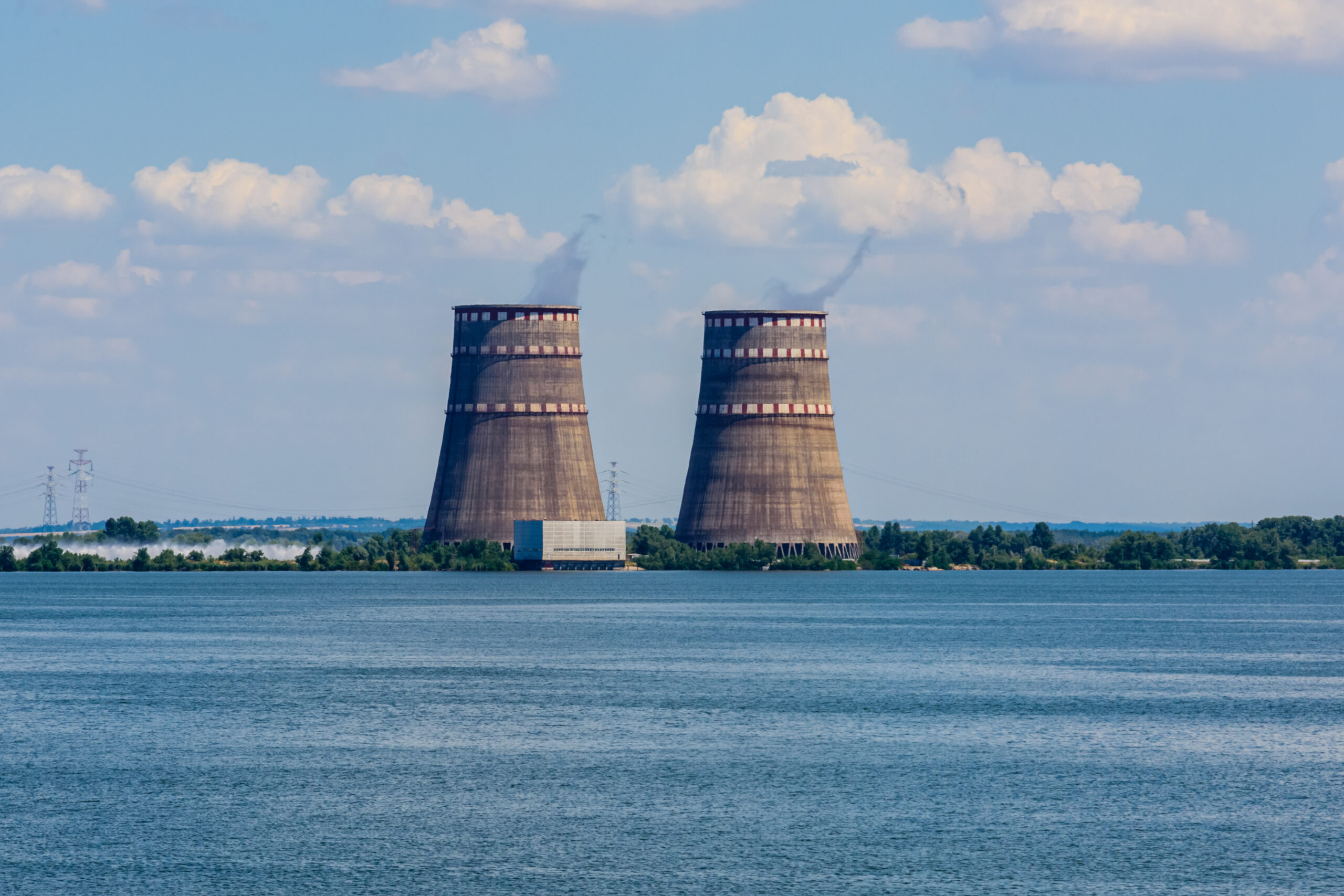 Ucraina, Zelensky: "La Russia ritiri i suoi uomini dalla centrale di Zaporizhzhia"