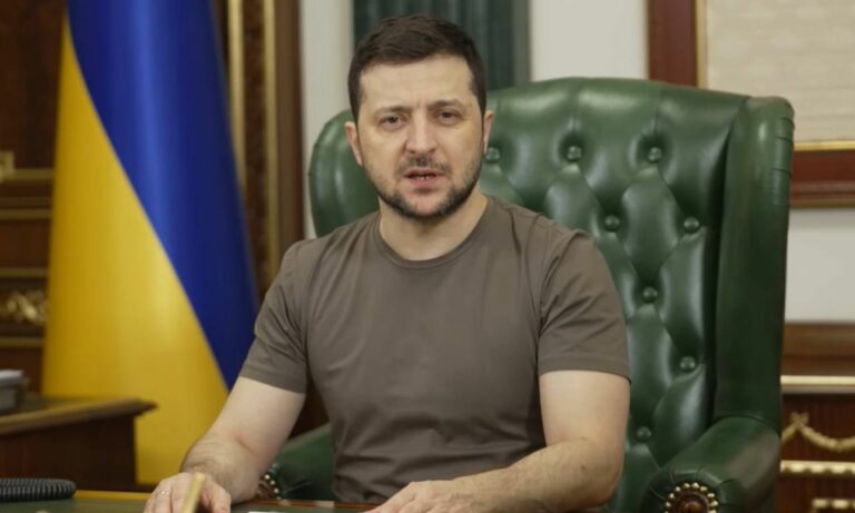 Zelensky sente Papa Francesco: "Gli ho parlato degli orribili crimini russi"