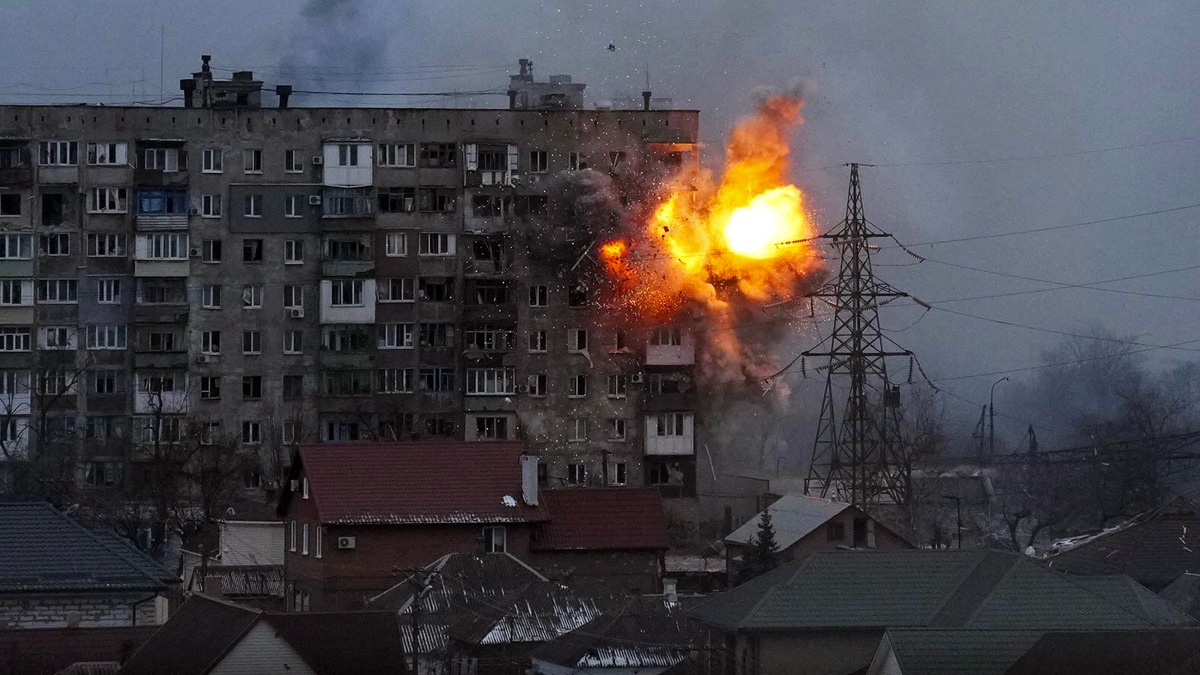 Ucraina, a Mykolaiv un missile causa almeno 3 morti e 5 feriti: abbattuto un palazzo