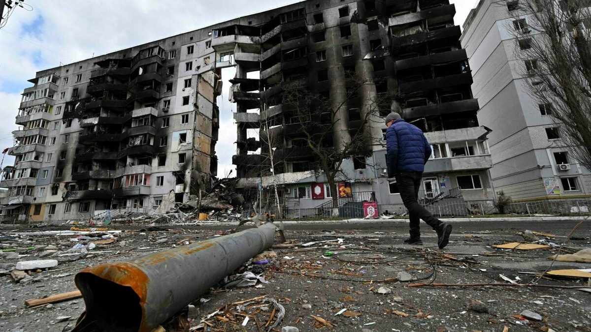 Ucraina, nella notte bombe su Mikolayv: un bambino è stato estratto vivo dalle macerie