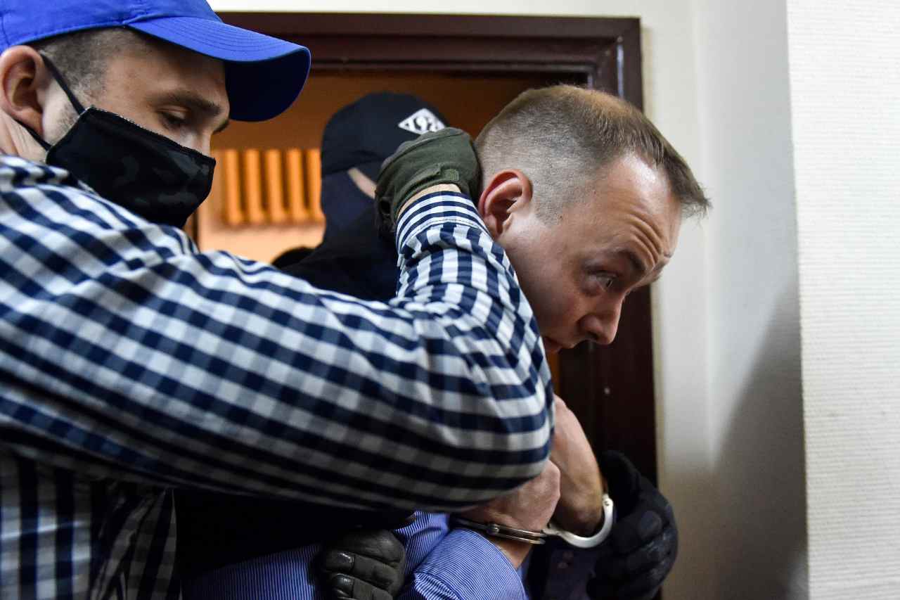 Russia, il giornalista Ivan Safronov è stato condannato a 22 anni per tradimento