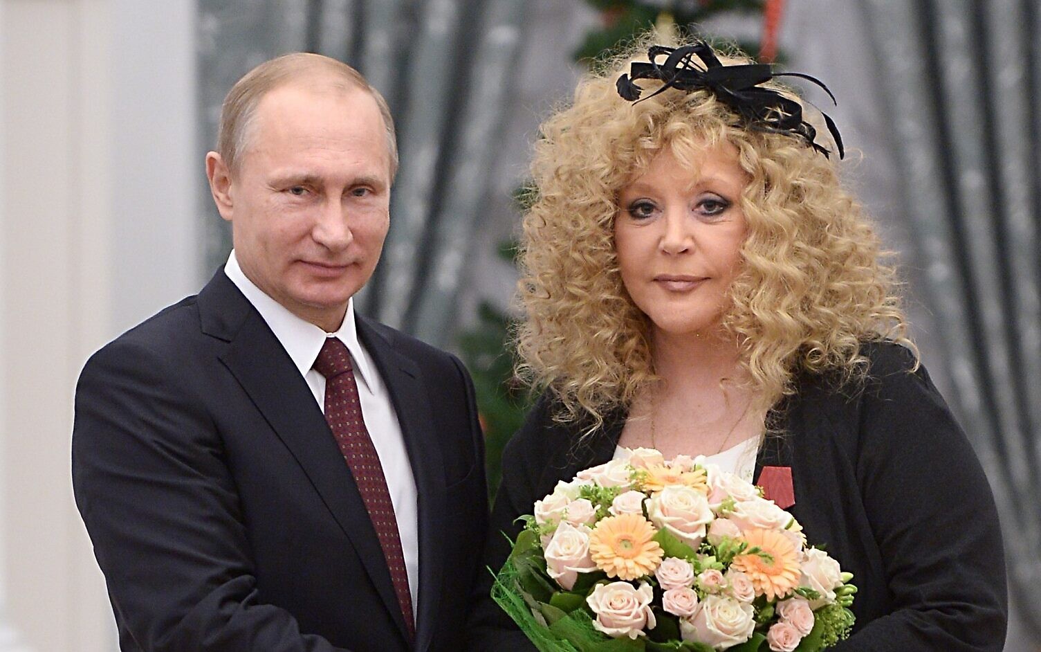 Russia, Alla Pugacheva si schiera contro la guerra: la posizione anti Putin della star della musica