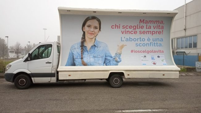 La nota reazionaria di Pro Vita che attacca Letta: "Difende solo le madri, e i feti?"