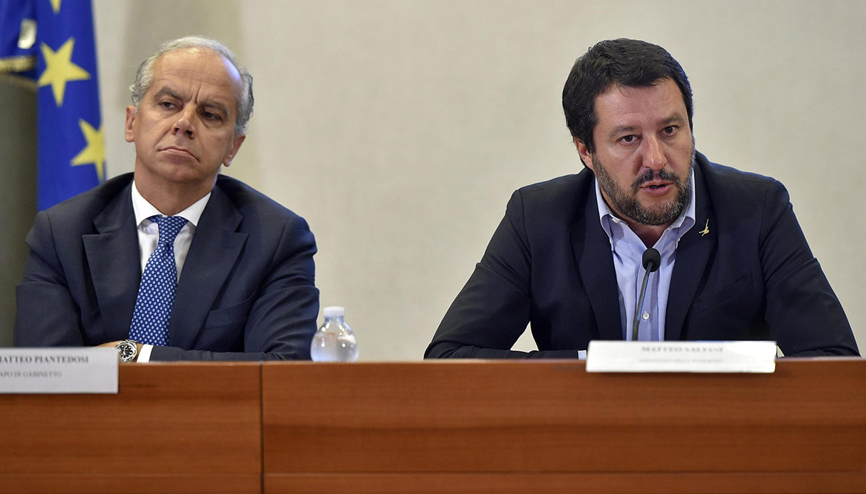 Migranti, Piantedosi-Salvini, uno-due contro le Ong