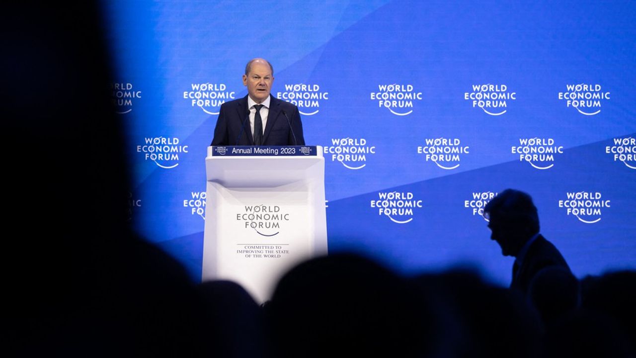 Ucraina, Scholz: "Il negoziato inizierà quando Putin avrà ritirato le truppe"