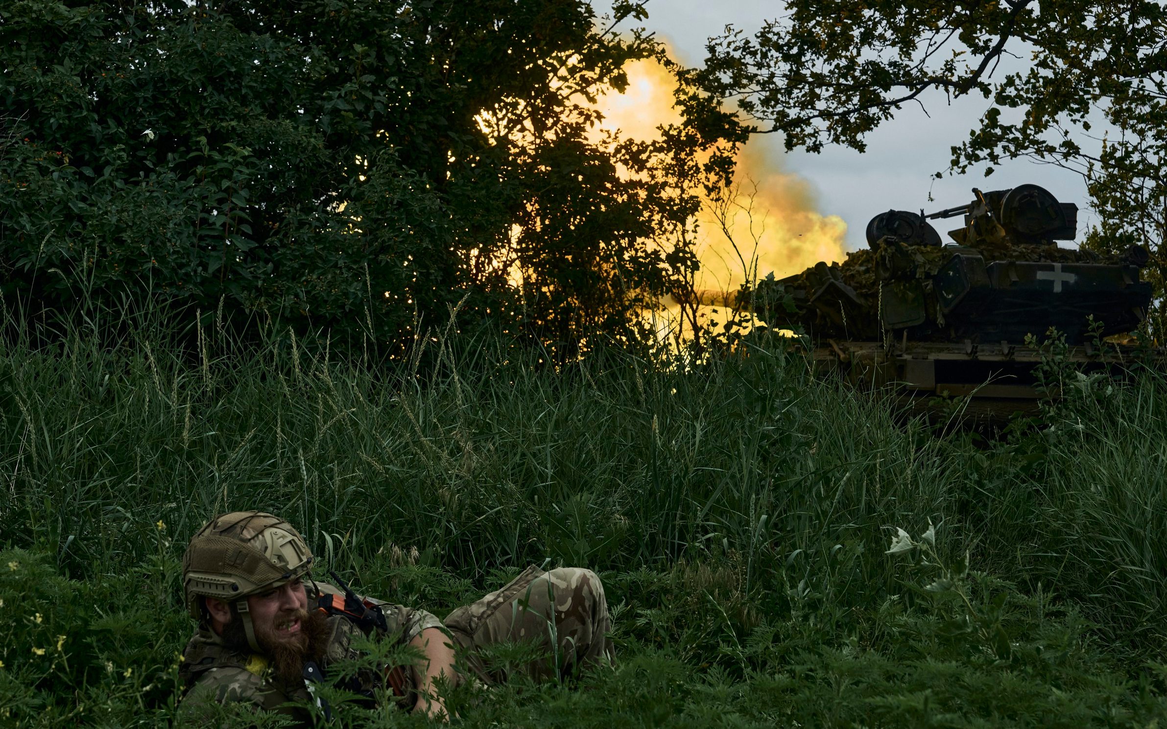 Gli ucraini avanzano lentamente, i russi resistono: grosse perdite sui due fronti