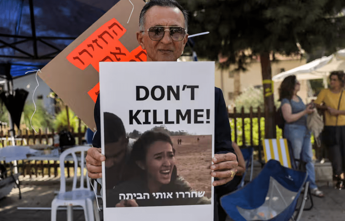 A Tel Aviv in piazza per chiedere aiuto per la liberazione degli ostaggi