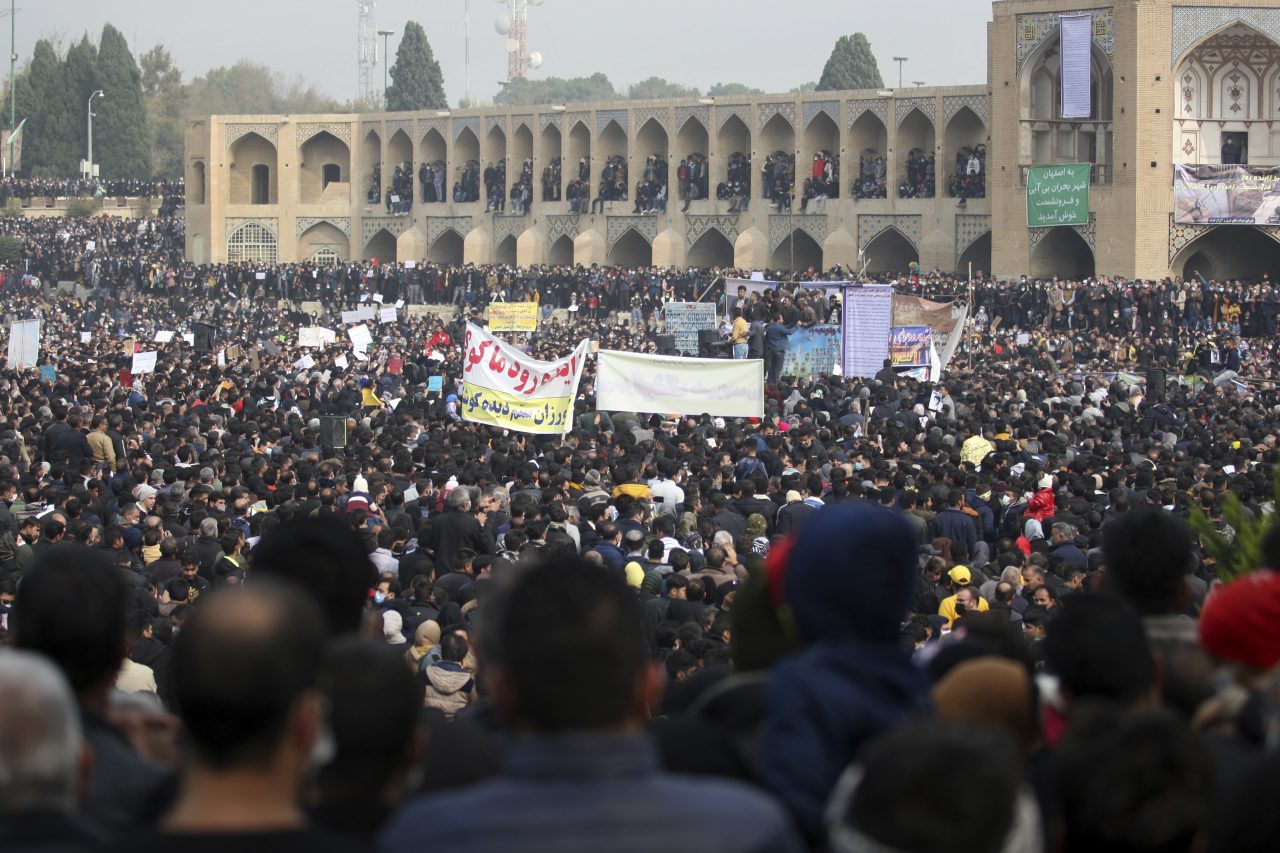 Iran senza fiato: i costi celati dell'inettitudine governativa