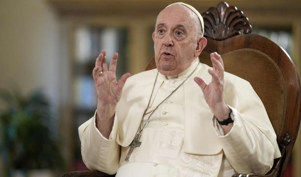 Papa Francesco manda in Ucraina un carico di medicinali destinati a curare i feriti di guerra