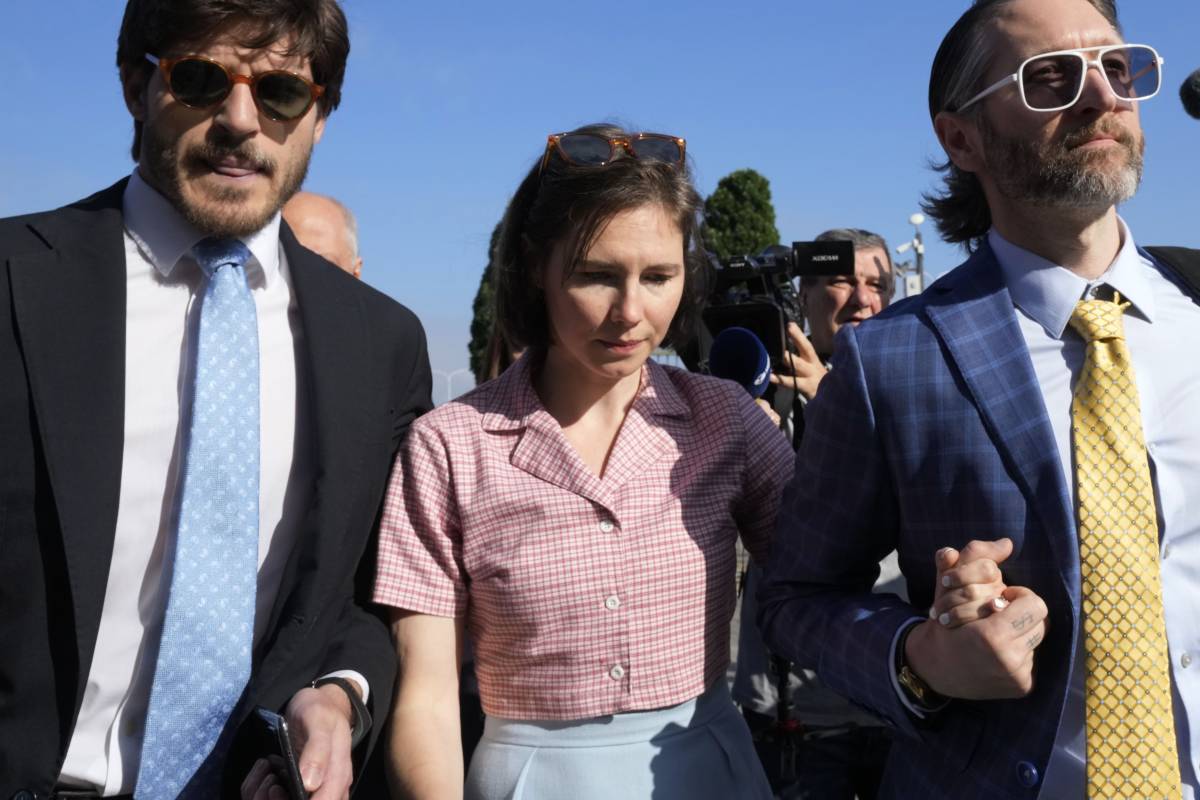 Amanda Knox condannata a tre anni per aver calunniato Patrick Lumumba: "Sono amareggiata"