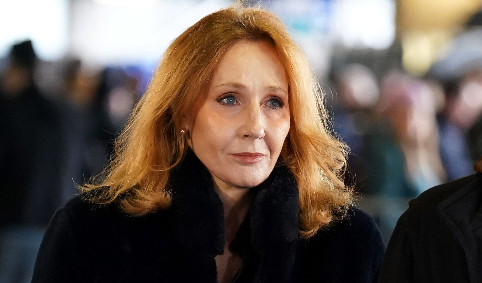 JK Rowling contro i laburisti: "Ha abbandonato le donne più preoccupato per i diritti dei transgender"