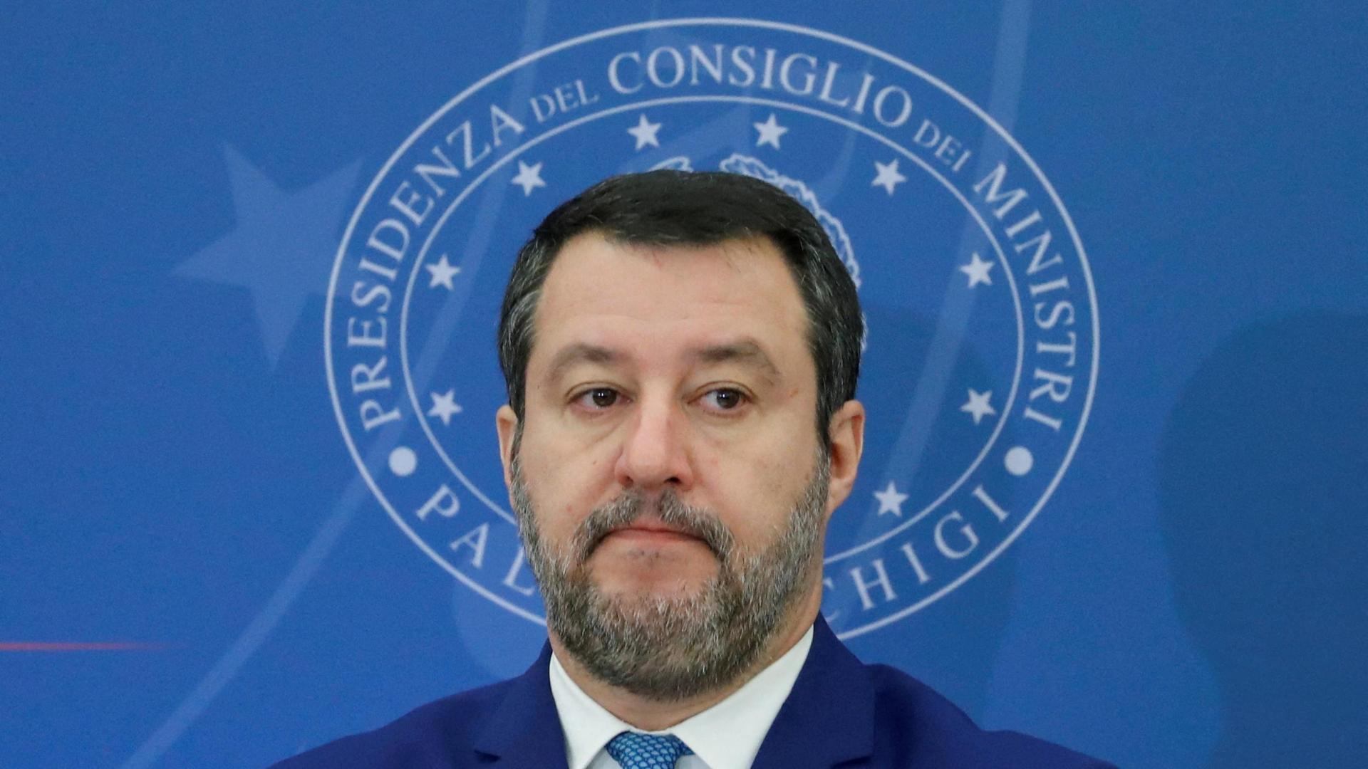 Gli xenofobi putiniani di Le Pen perdono e Salvini la prende male: "Esultano teppisti e filo-islamici..."