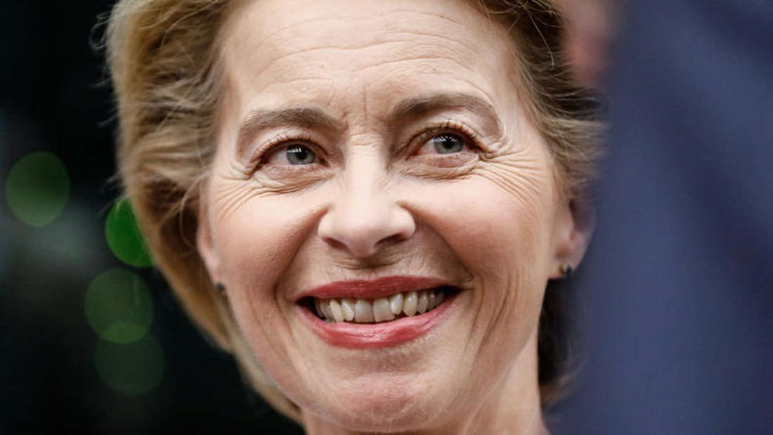 Ursula von der Leyen rieletta presidente della Commissione europea: a favore anche i verdi, contro Fdi