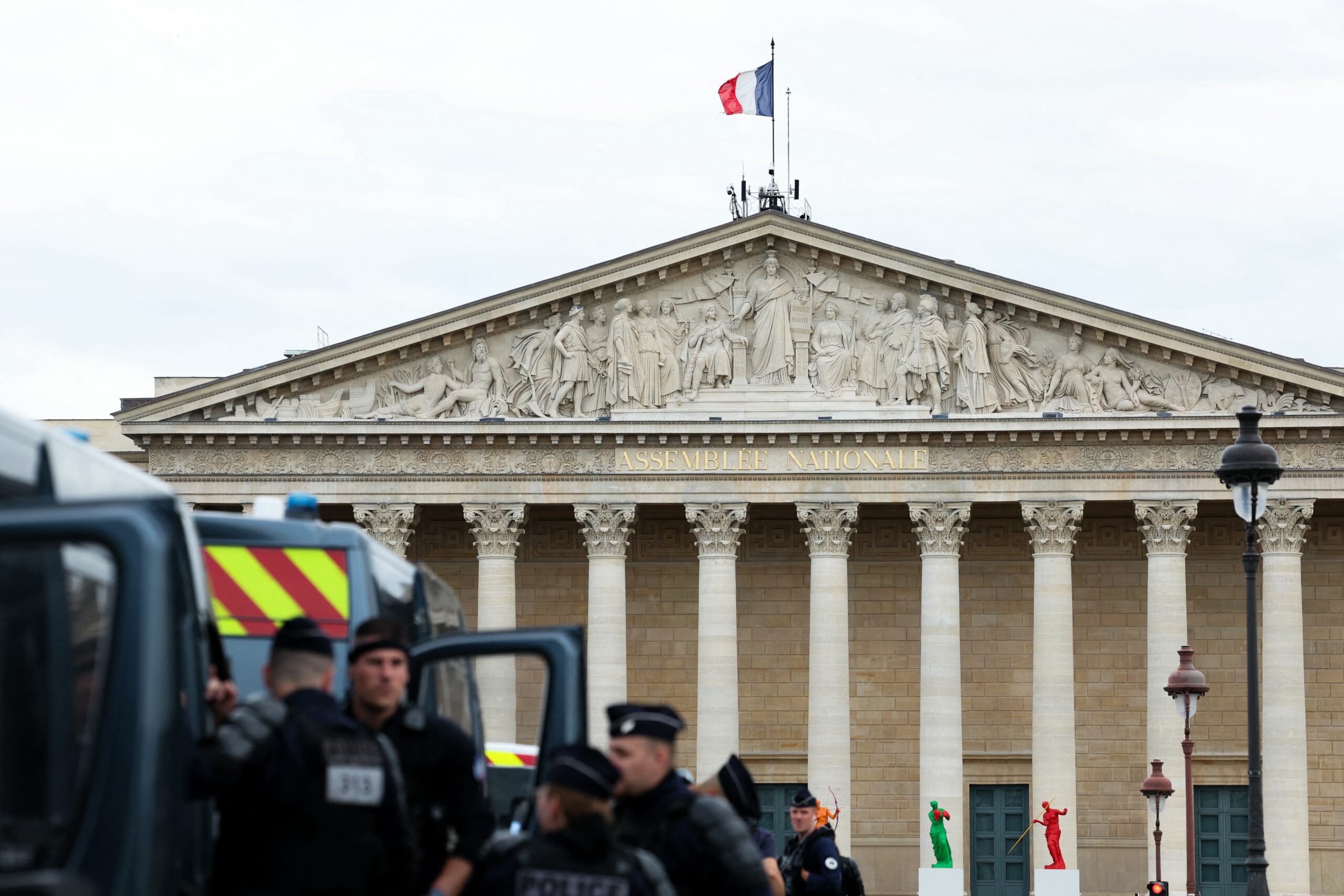 La Francia dimostra che la sinistra deve combattere il liberismo capitalista che ha impoverito il mondo
