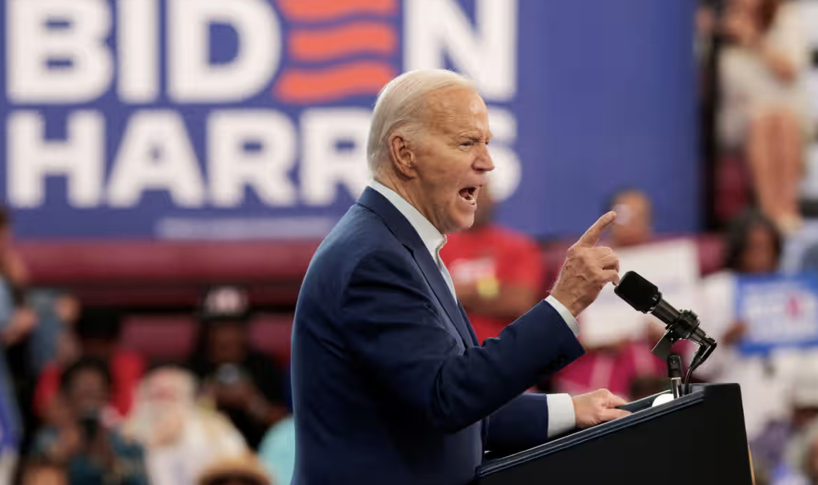 Biden parla nel Michigan e respinge le richieste di abbandonare: "Sto correndo e vinceremo"