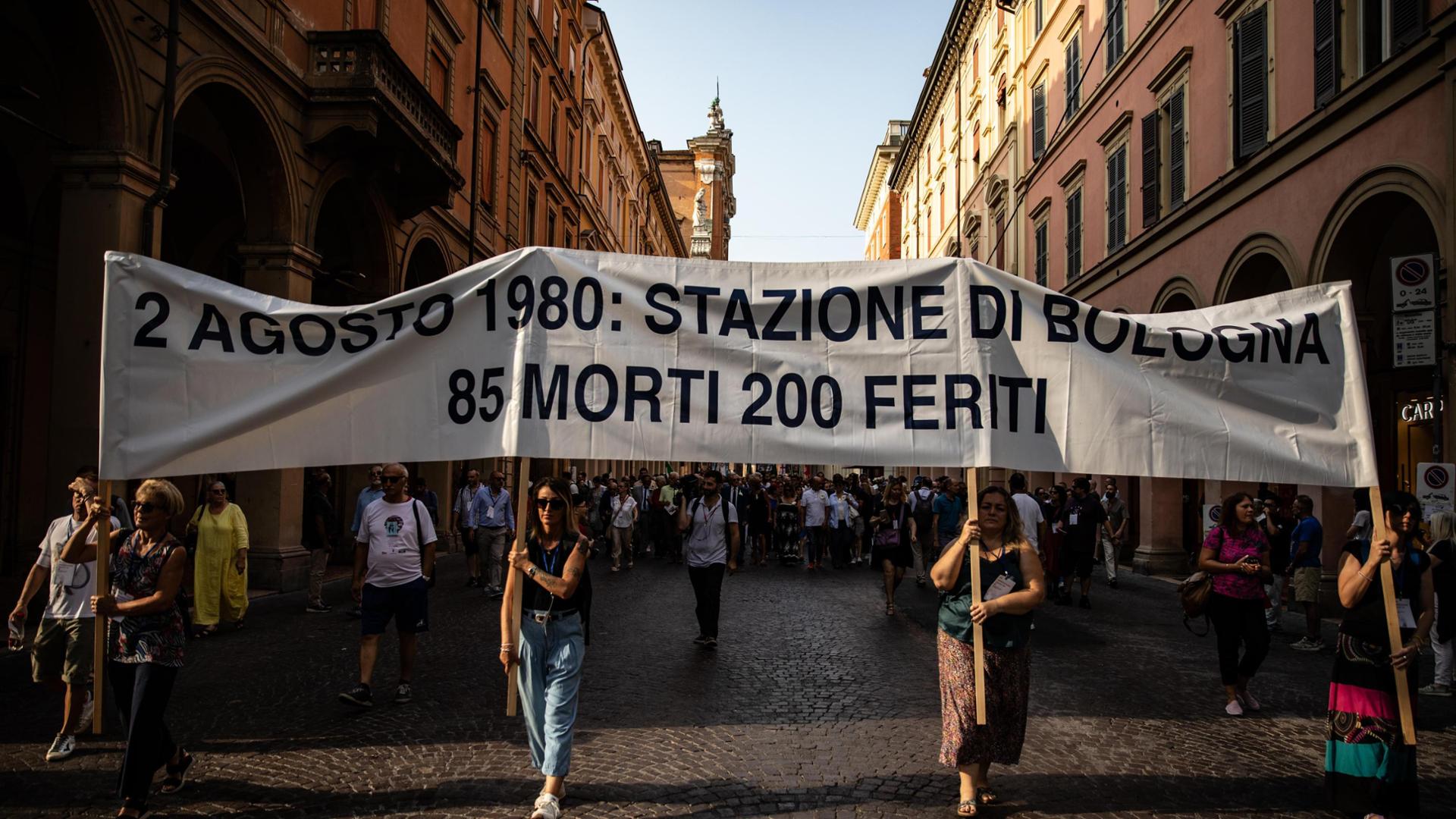 La provocazione di Bologna dimostra il tentativo del governo di rendere 'normale' il fascismo