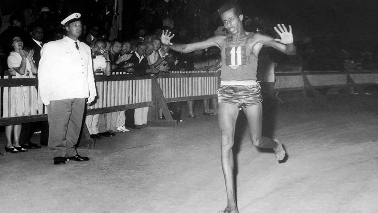 Abebe Bikila, il maratoneta scalzo che diventò leggenda