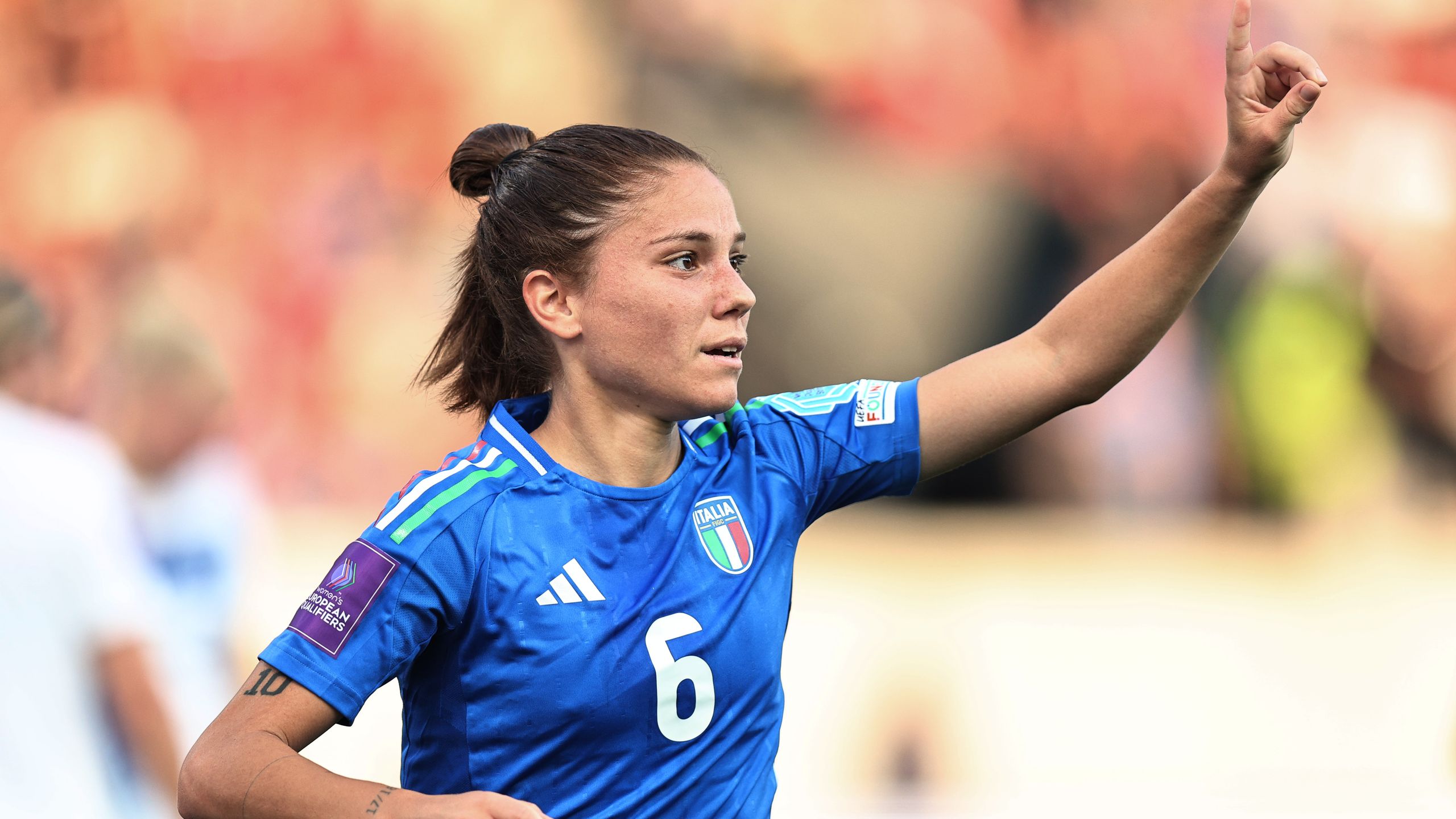 Manuela Giugliano, prima italiana  tra le candidate per il Pallone d'Oro femminile