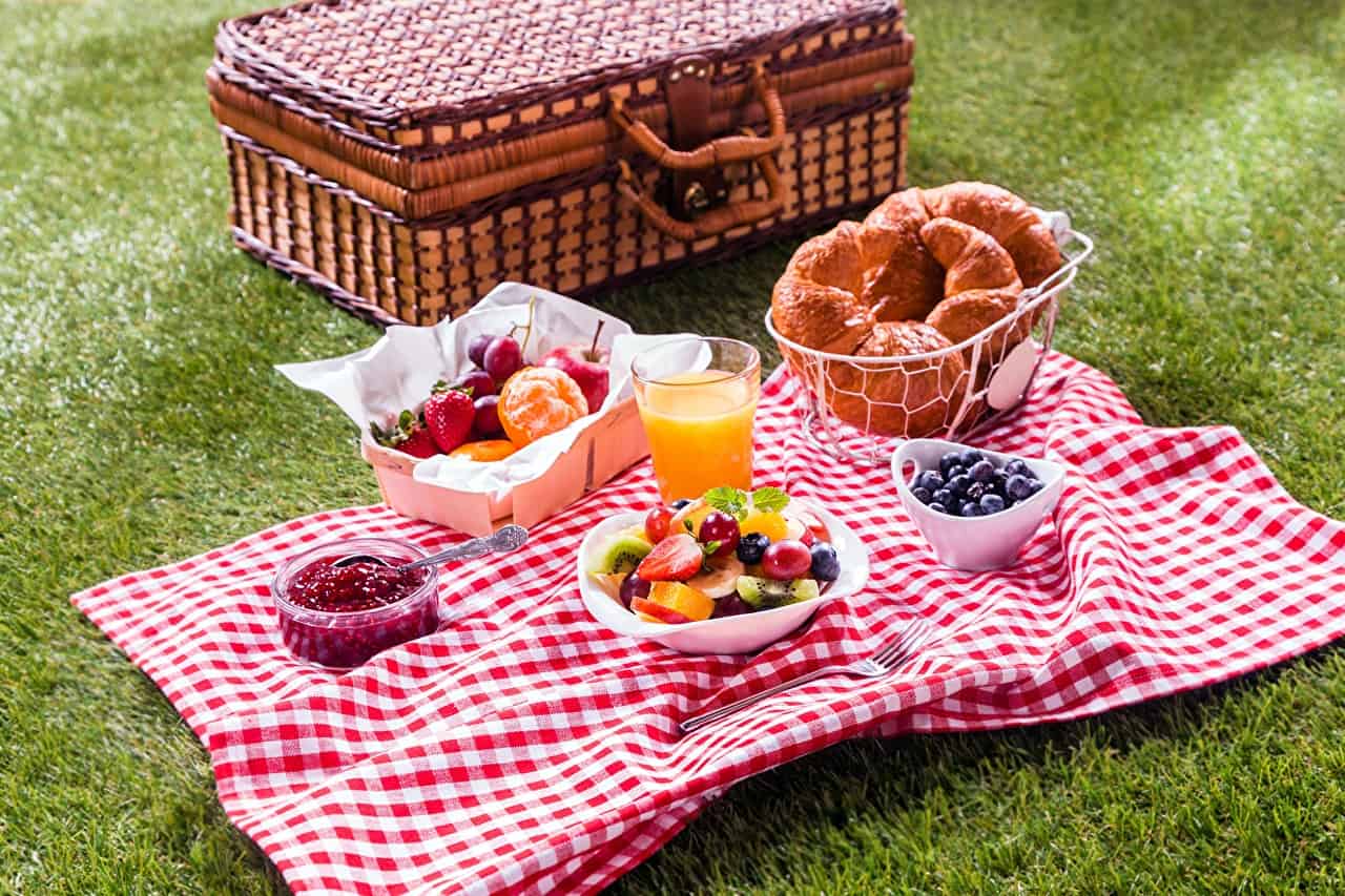 Organizzare il pic-nic perfetto e trascorrere tempo all'aperto