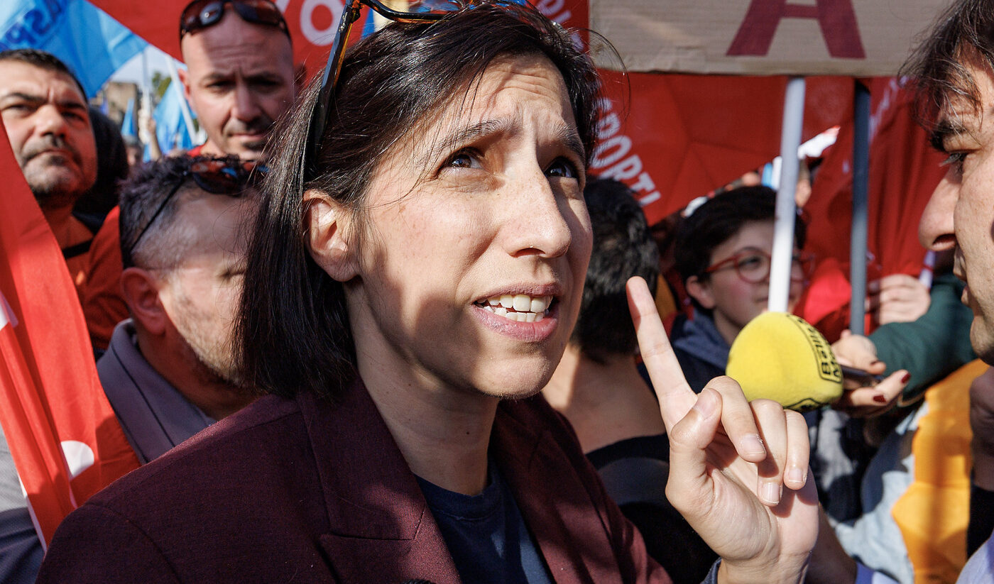 I fascisti si radunano a Bologna: presidio di protesta organizzato da Anpi e Cgil