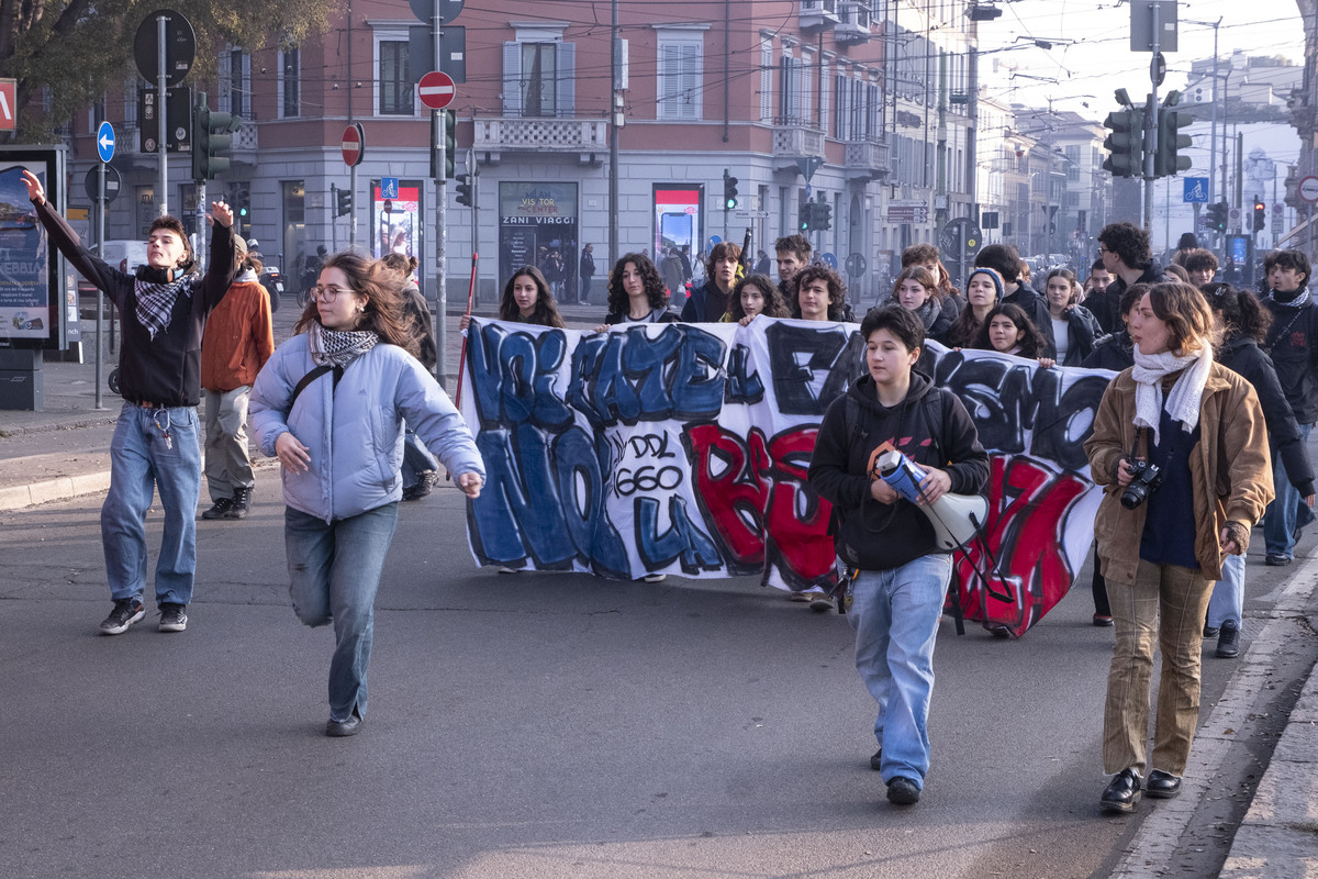 Giorgia Meloni, gli studenti e la criminalizzazione del dissenso